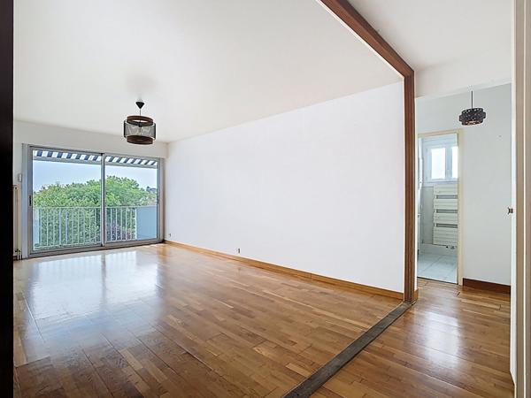 Une vue exceptionnel, le calme ,les proximités...