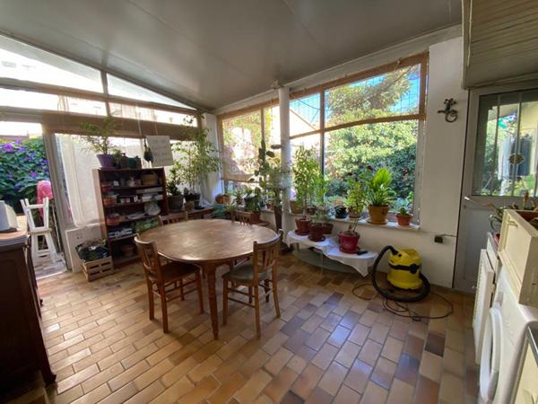 À VENDRE ? Maison de plain-pied à Miramas avec dépendance, véranda, garage et jardin