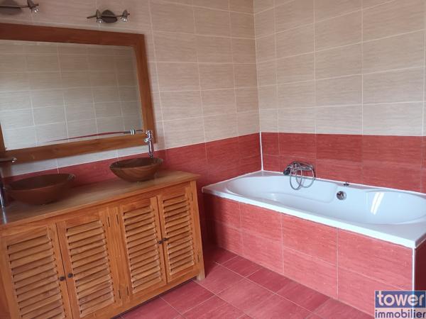 MAISON 4 CHAMBRES GARAGE JARDIN