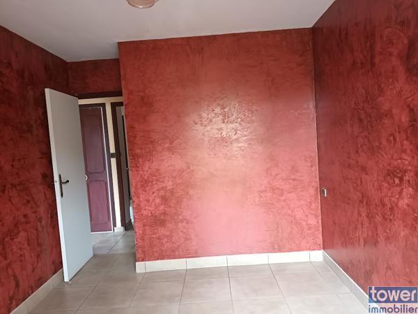 MAISON 4 CHAMBRES GARAGE JARDIN