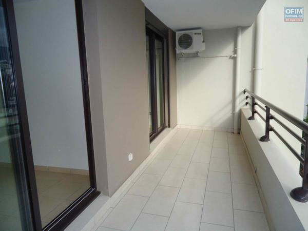 A vendre T2 dans la residence Lobellia à Ste Clotilde, proche des universités, commerces...