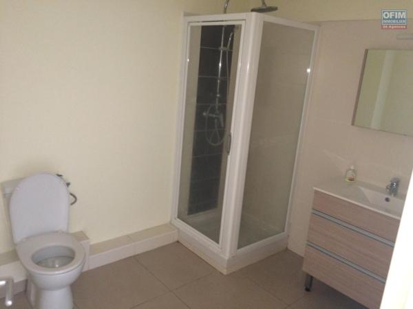 A vendre T2 dans la residence Lobellia à Ste Clotilde, proche des universités, commerces...
