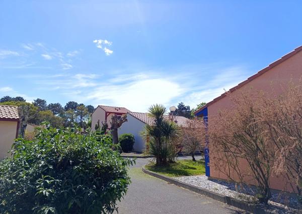 Appartement 2 pièces dans résidence avec piscine
