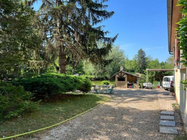 Magnifique propriété " exceptionnelle et rare" à 5 mn de SENS