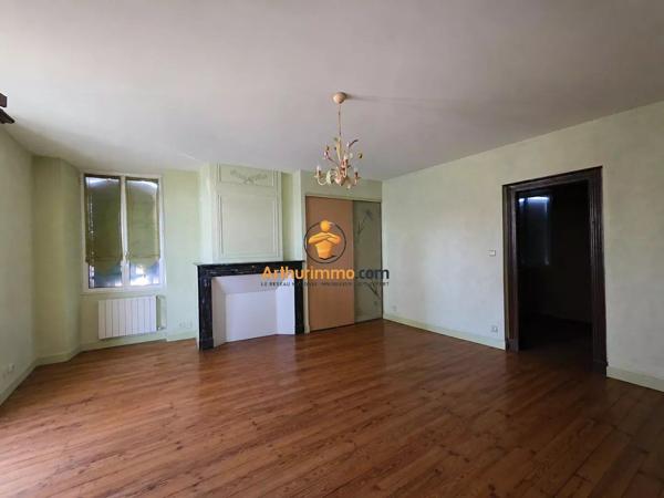 Vente                                                      Maison
                        
                     3 pièces                      216 m2                     à Laloubère