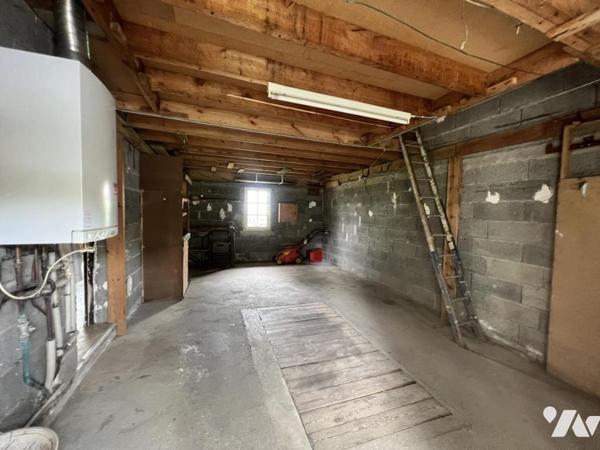 Une maison d'habitation à Ploneour Lanvern