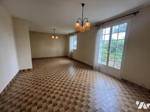 Une maison d'habitation à Ploneour Lanvern