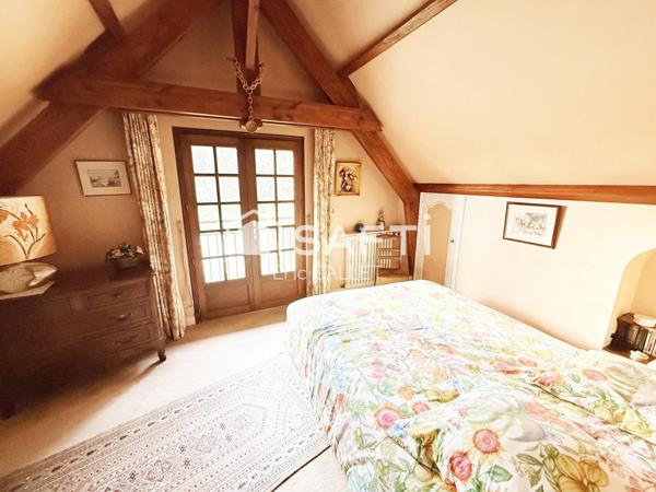 Jolie maison avec parc et piscine