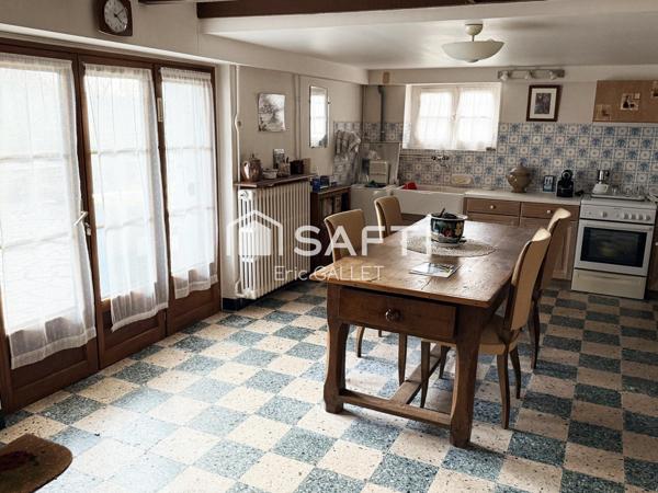 Jolie maison avec parc et piscine