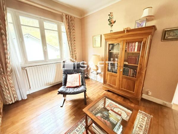 Jolie maison avec parc et piscine