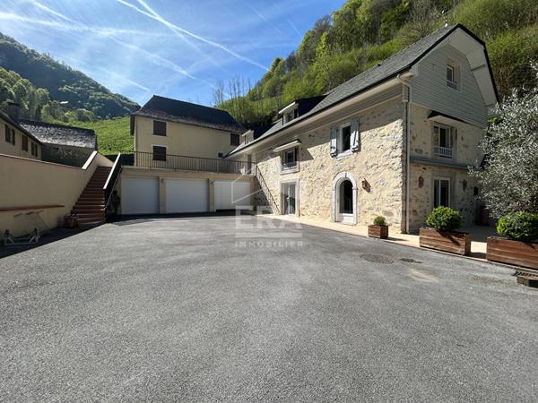 Maison de charme - cadre naturel exceptionnel avec piscine.