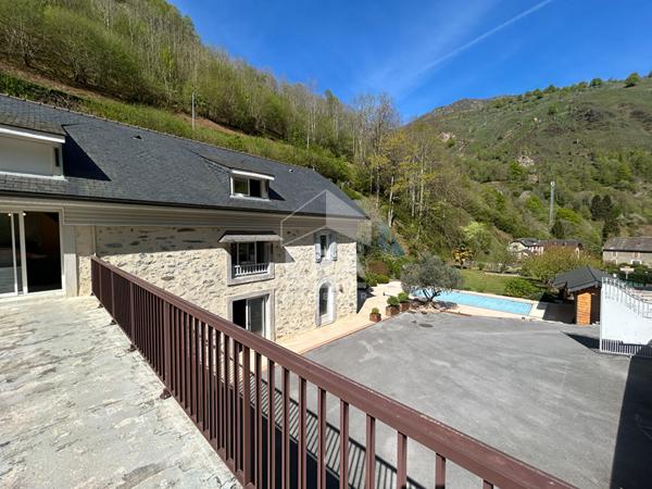 Maison de charme - cadre naturel exceptionnel avec piscine.