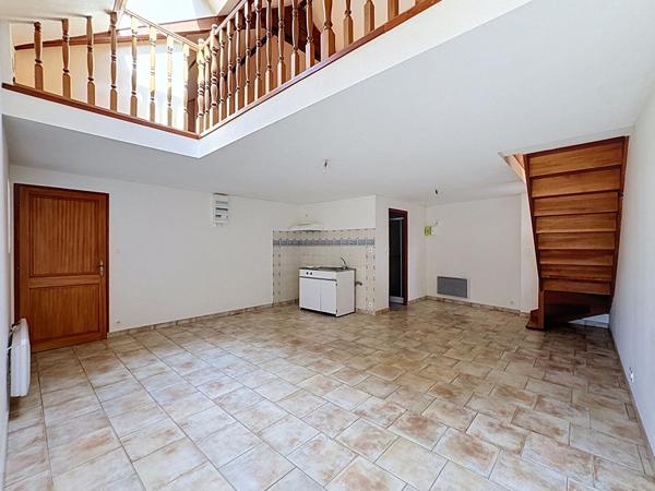 SAINT MICHEL DE FEINS - MAISON T1 DUPLEX - MITOYENNE