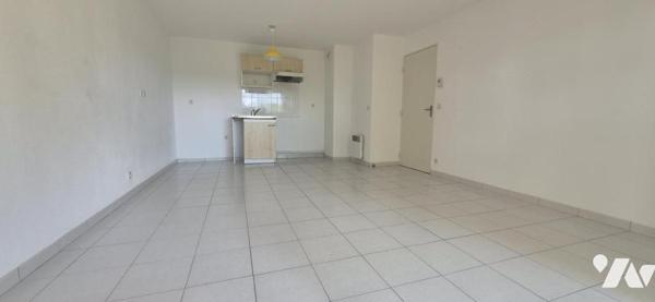 APPARTEMENT T2 RDC - TERRASSE - GARAGE ET STATIONNEMENT