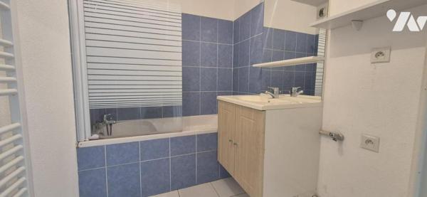 APPARTEMENT T2 RDC - TERRASSE - GARAGE ET STATIONNEMENT