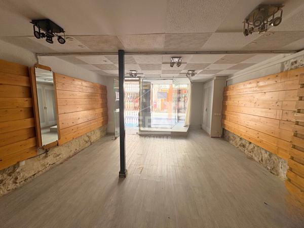 A LOUER 84120 PERTUIS CENTRE - LOCAL COMMERCIAL D'ENVIRON 47M² DONT 8M² DE RESERVE