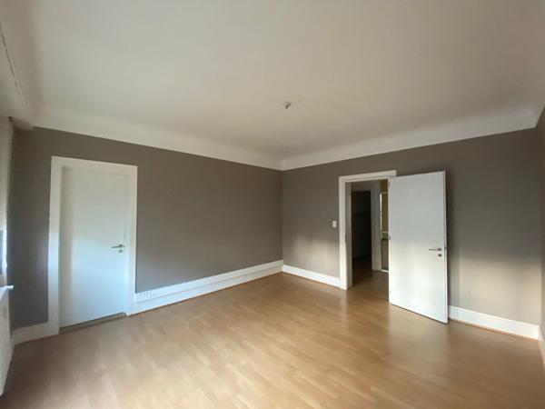 Bureaux à louer de 173 m² à Mulhouse, proche commodités et transports