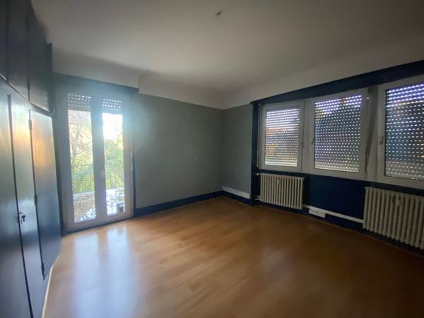 Bureaux à louer de 173 m² à Mulhouse, proche commodités et transports