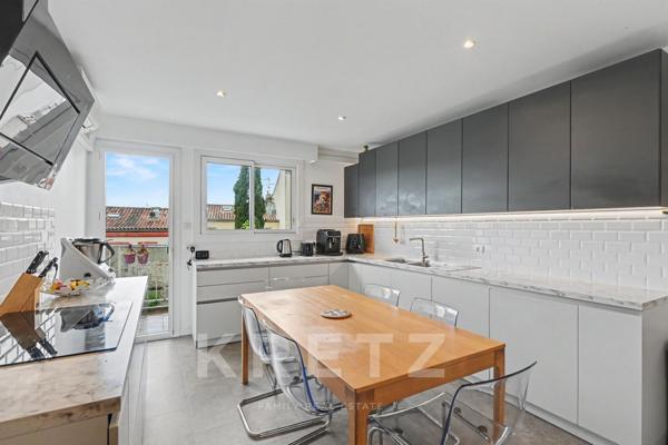 Duplex traversant T6, terrasse et balcons, ascenseur privé, Toulouse hyper-centre