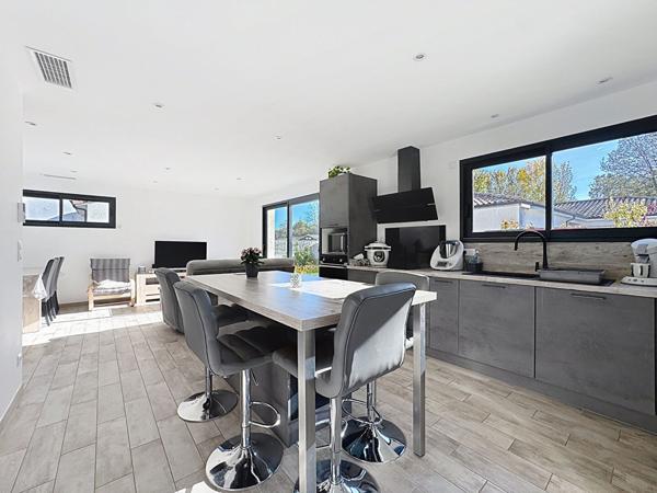 A VENDRE - SEYSSES - Maison T5 neuve avec 3 chambres + 1 bureau et un garage.