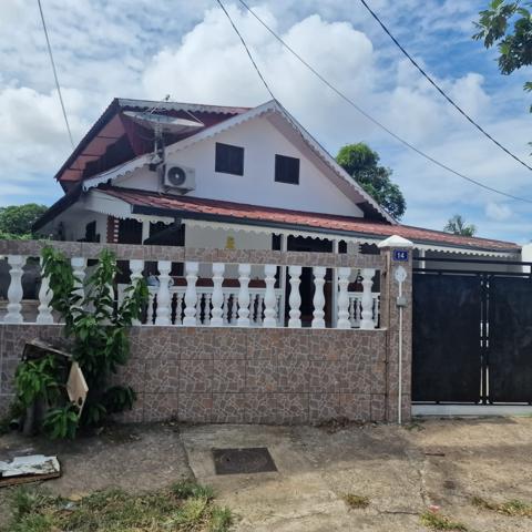 Location Maion T5 duplexe meublé 1500€ proche de l'hôpital.