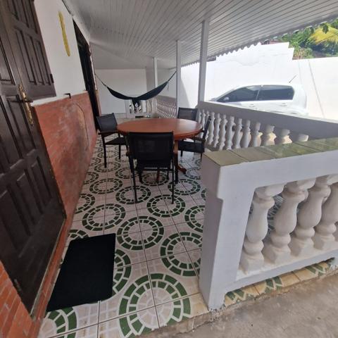 Location Maion T5 duplexe meublé 1500€ proche de l'hôpital.