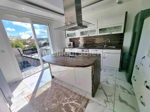 Pavillon accolée sur sous sol avec terrain