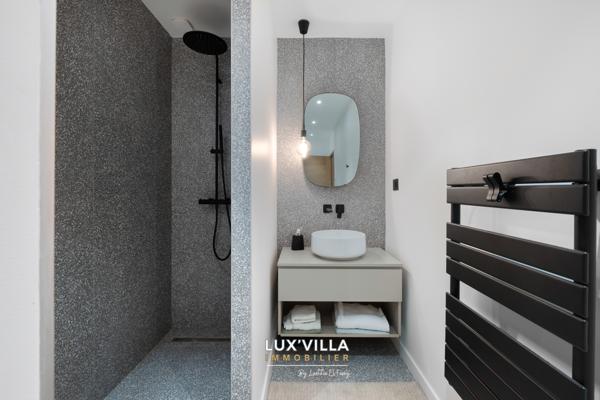 Montpellier (34000) SUPERBE MAS rénové dans un esprit LOFT & aux prestations haut de gamme.