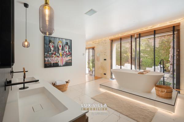 Montpellier (34000) SUPERBE MAS rénové dans un esprit LOFT & aux prestations haut de gamme.