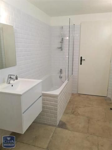 Appartement à louer 4 pièces 126.41m²