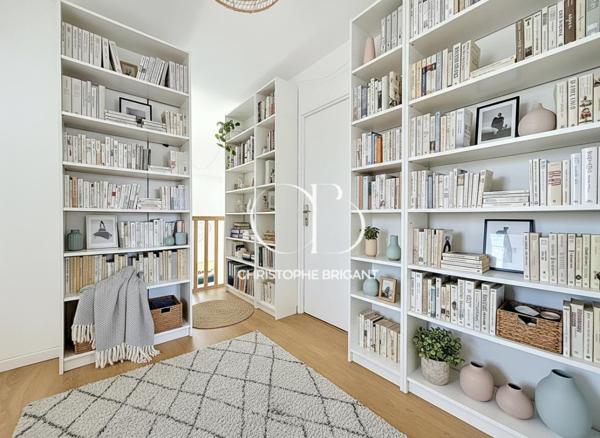Superbe duplex  4 chambres de 117 M2 avec grande terrasse et balcons