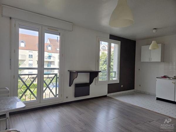 Appartement Rueil Malmaison 1 pièce(s) 29,27 m2 Loyer 854 €/mois charges comprises **  - Référence  19130