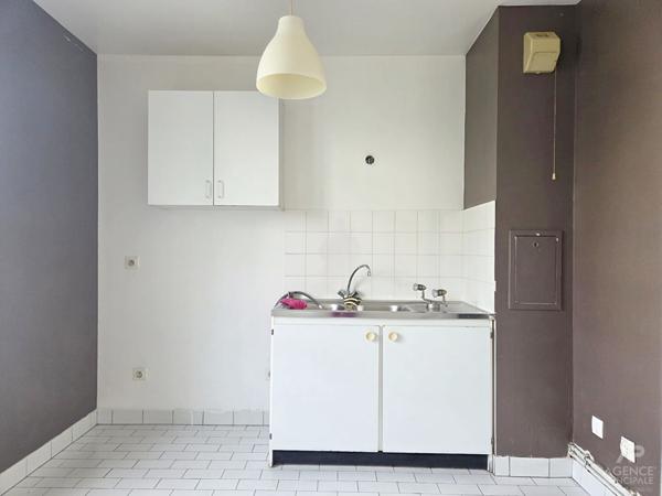 Appartement Rueil Malmaison 1 pièce(s) 29,27 m2 Loyer 854 €/mois charges comprises **  - Référence  19130