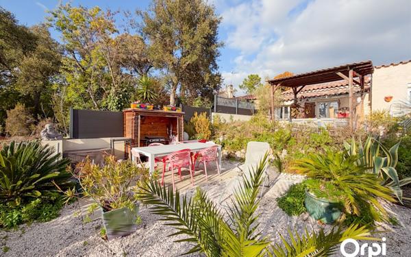 Maison à vendre    3 pièces • 90 m2 Fréjus