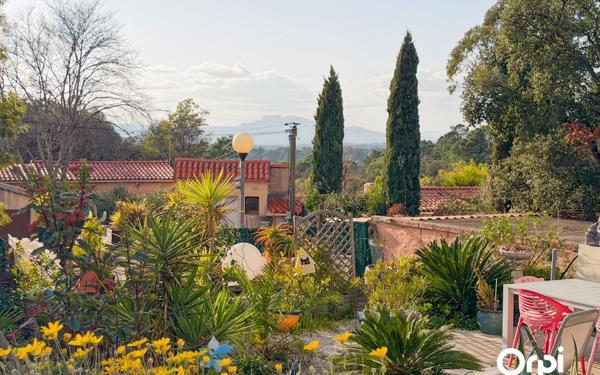 Maison à vendre    3 pièces • 90 m2 Fréjus