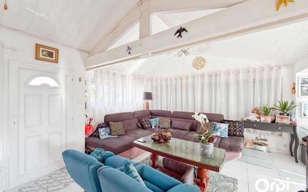 Maison à vendre    3 pièces • 90 m2 Fréjus