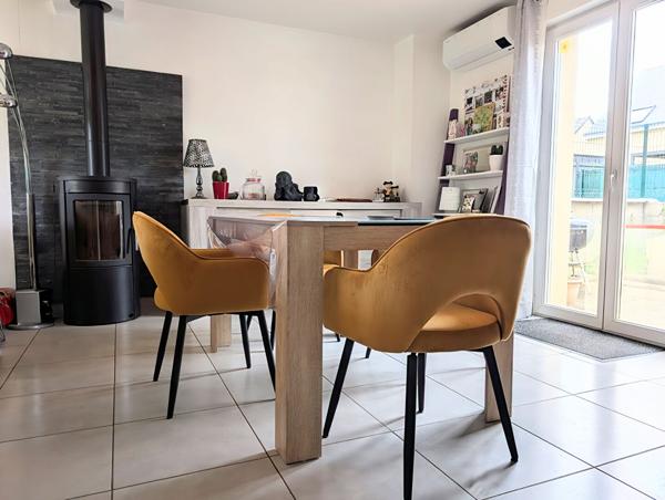 Maison 99 m2 avec vie de plain pied , Murs erigne