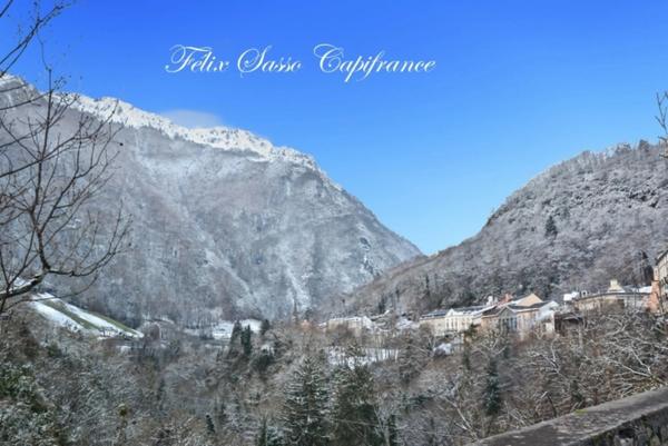 LUZ SAINT SAUVEUR (65), charmant studio meublé en rez-de chaussée - Quartier thermal.