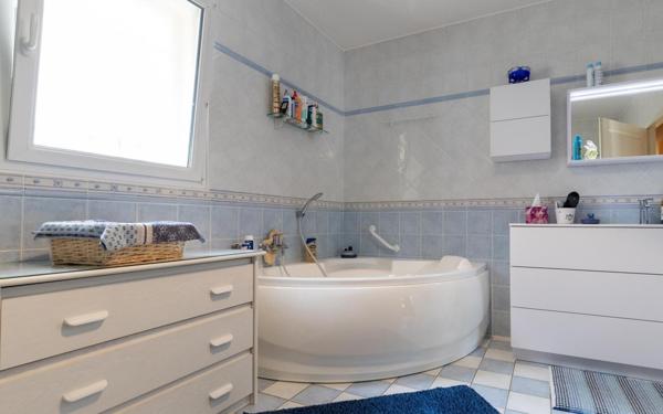 Maison à vendre    4 pièces •  Paulhan