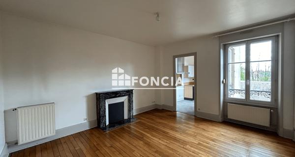 Location Appartement 5 pièces 73.66 m² - Charleville-mézières 08000