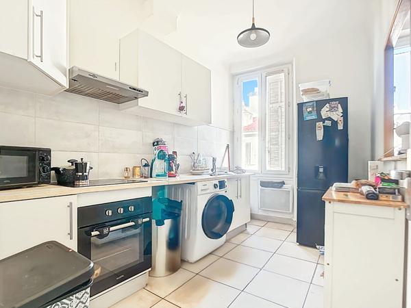 À vendre Appartement lumineux 4 pièces de 74 m²  Secteur Prado / Saint-Giniez 13008 Marseille