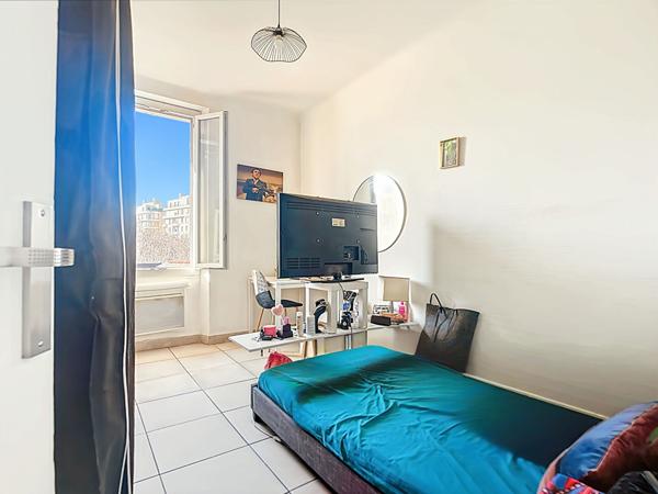 À vendre Appartement lumineux 4 pièces de 74 m²  Secteur Prado / Saint-Giniez 13008 Marseille