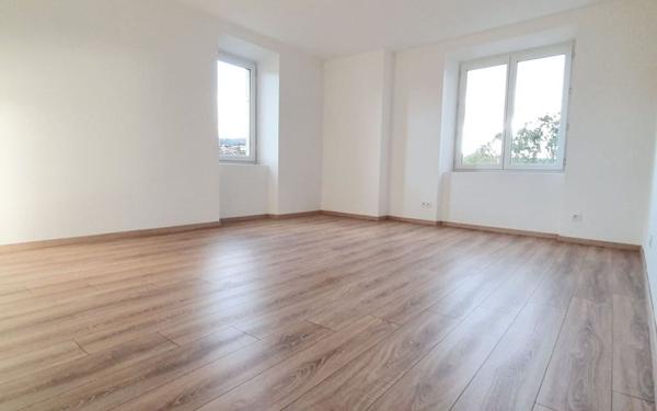 Appartement à louer    3 pièces •  Rosières