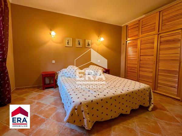 Maison Malemort Du Comtat 8 pièce(s) 182 m2 avec piscine