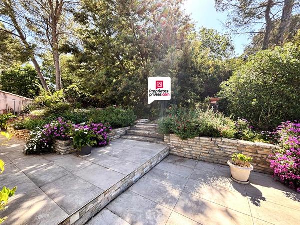 Villa T7 SAINT AUNES  de 210m² avec vue imprenable et piscine