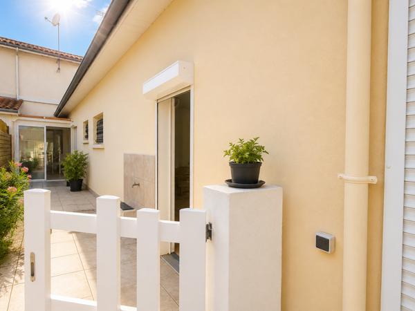 Maison Rue Victor Basch 33920 st yzan de soudiac