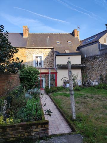 Châtelaudren (22170) Appartement T3 + Local commercial