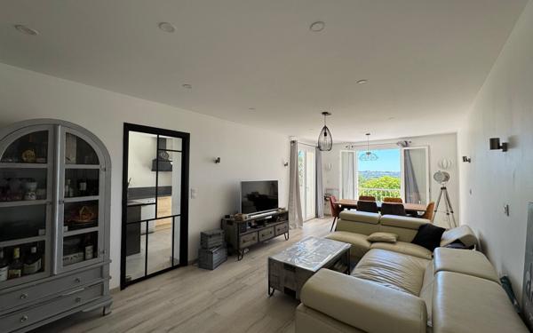 Appartement à vendre    5 pièces • 101,60 m2 Pézenas