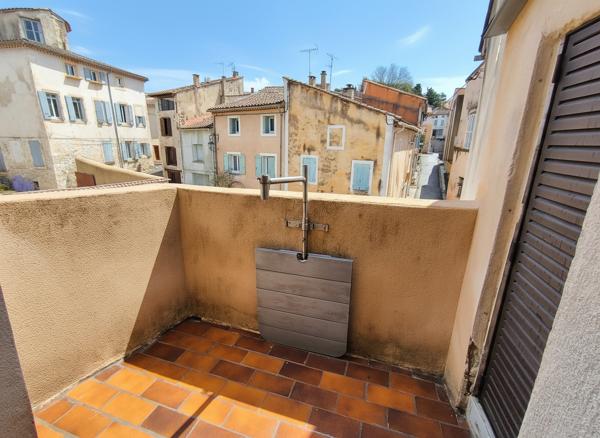Appartement Pernes Les Fontaines avec balcon
