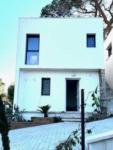 Cavalaire-sur-Mer (83240) Cavalaire Villa T4 en duplex